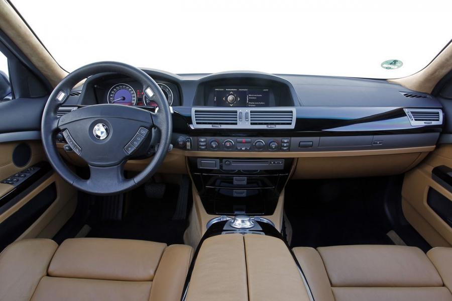  BMW 760i 2001 года  (фото 4 из 11)